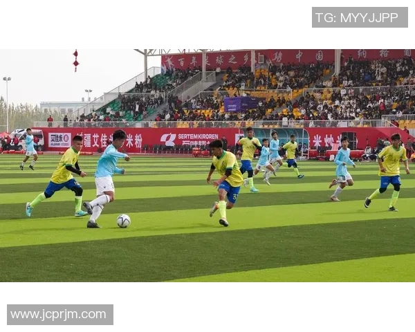 难忘的足球比赛回忆与激情交织的瞬间重温荣耀与友谊的赛场故事 难忘的足球比赛回忆与激情交织的瞬间重温荣耀与友谊的赛场故事